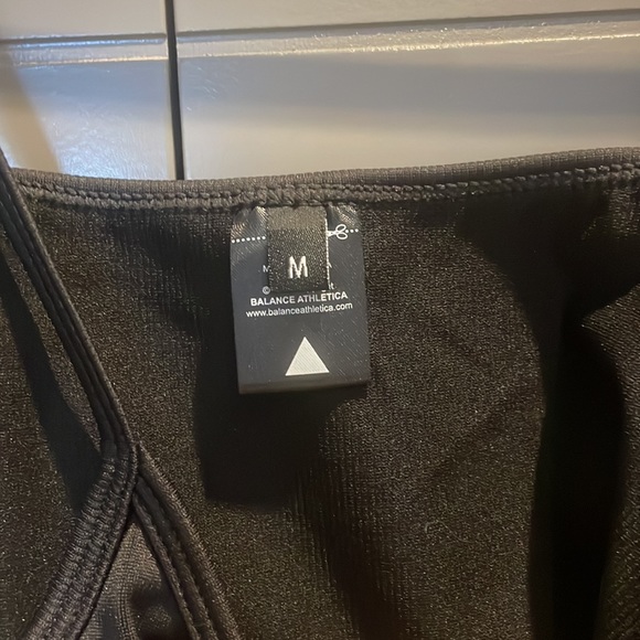 Balance Athletica cropped tank top black, the key tank, medium - Picture 3 of 3